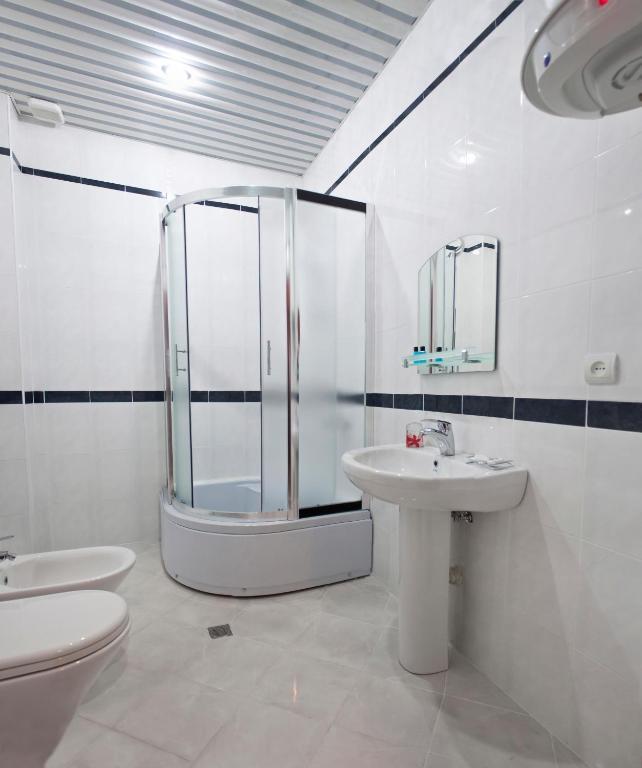 Astoria Hotel Tbilisi Rom bilde